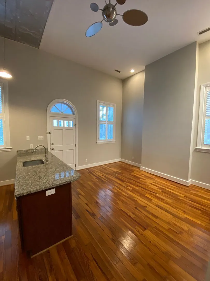 3 bed, 2.0 bath, 1284 sqft, $2,195 — Photo 4
