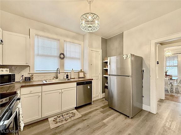 4th image of 3709 Grand Central Ave