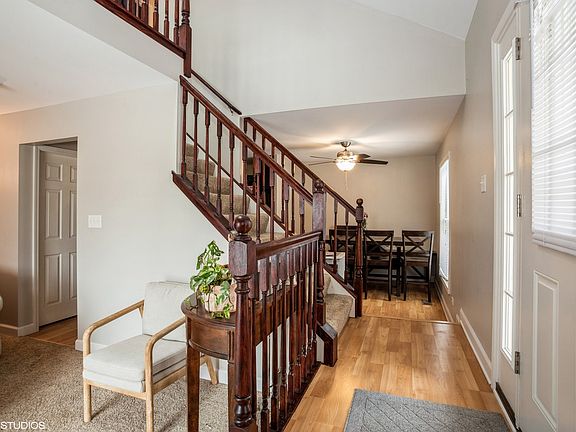 4th image of 2766 College Hill Cir #264