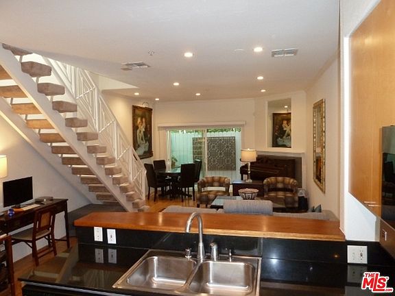 2nd image of 1457 Centinela Ave APT 5