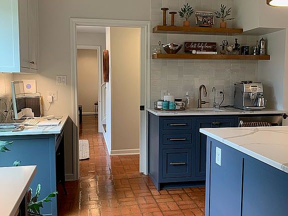 3rd image of 2922 Trailend Dr