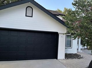 1085 Caddie Ln, Paso Robles, CA 93446