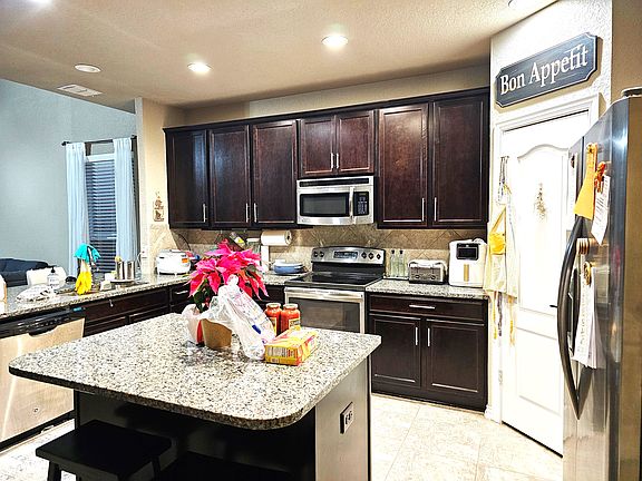 Kitchen with granite, island