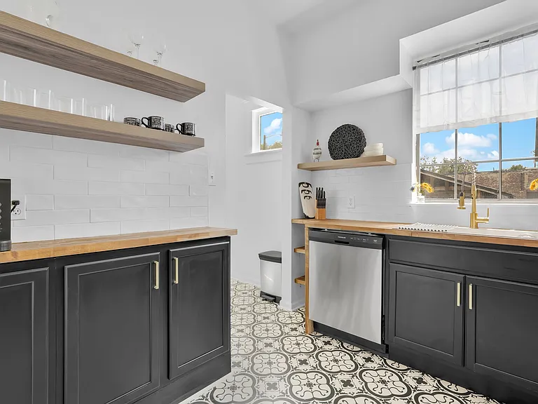 2425 Waters Ave — Photo 5