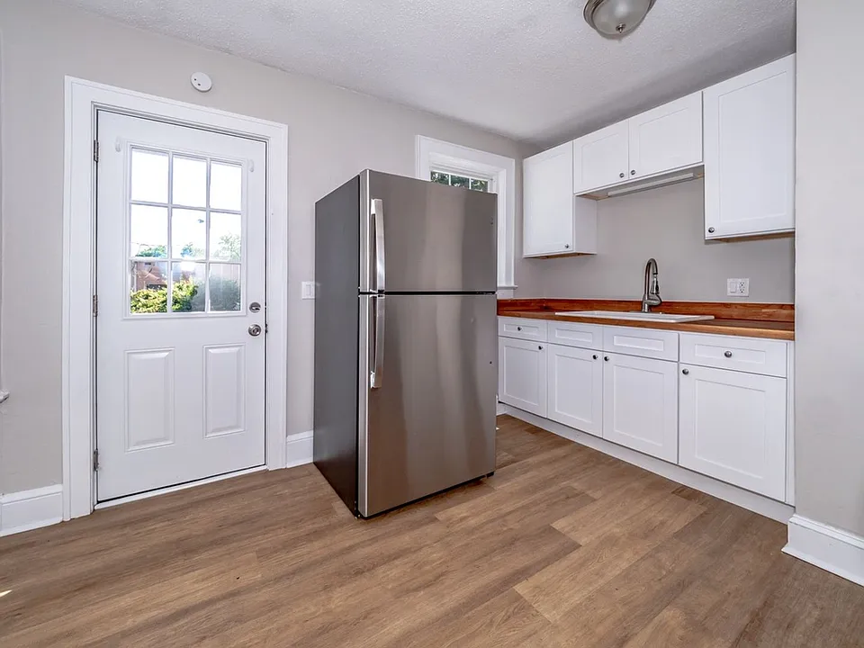 10 Peach St #2