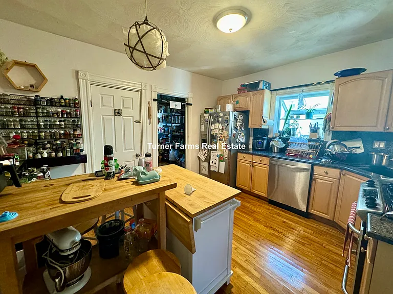 35 Cameron Ave #2R — Photo 6