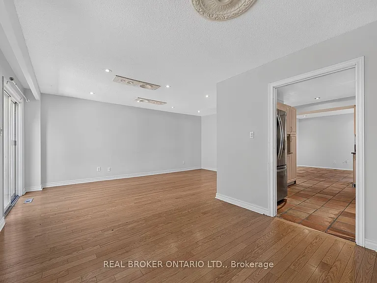 109 Robert Hicks Dr — Photo 8