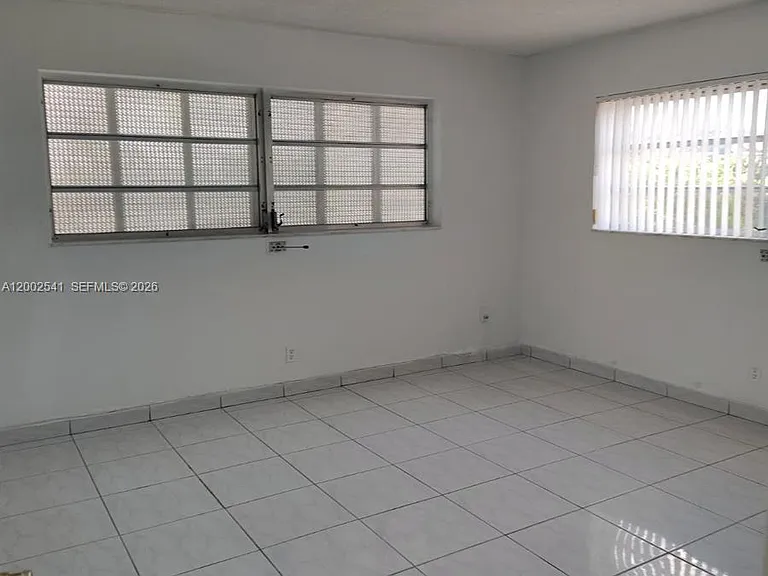 200 NE 12th Ave #1C — Photo 3