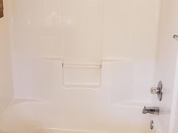 MASTER BATH SHOWER TUB COMBO