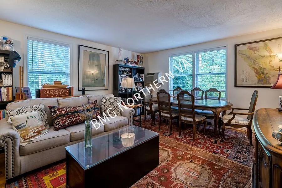 Charming Top Floor 1 BR 1 BA Garden Style Condo In Much Sought After Arlington Oaks — Photo 3