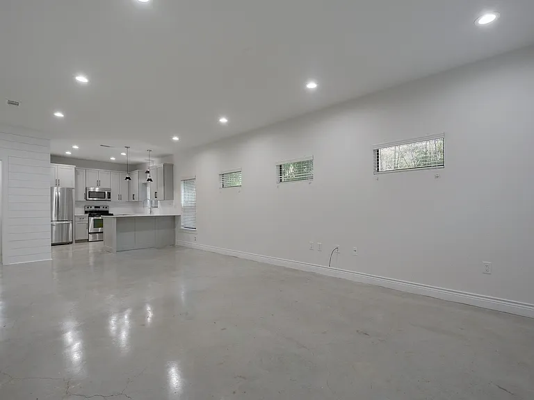 1915 David St — Photo 8