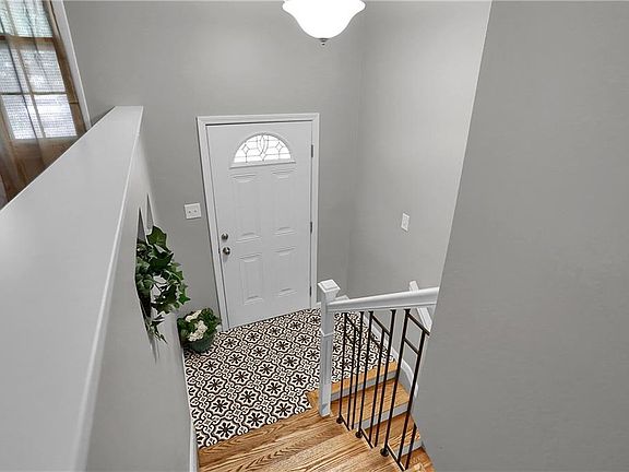 4th image of 2049 Schwier Dr