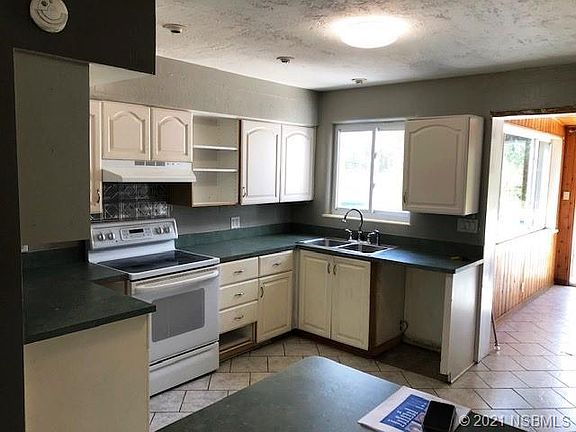 4th image of 204 Ponce St