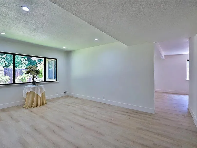 6821 Havenhurst Dr — Photo 13