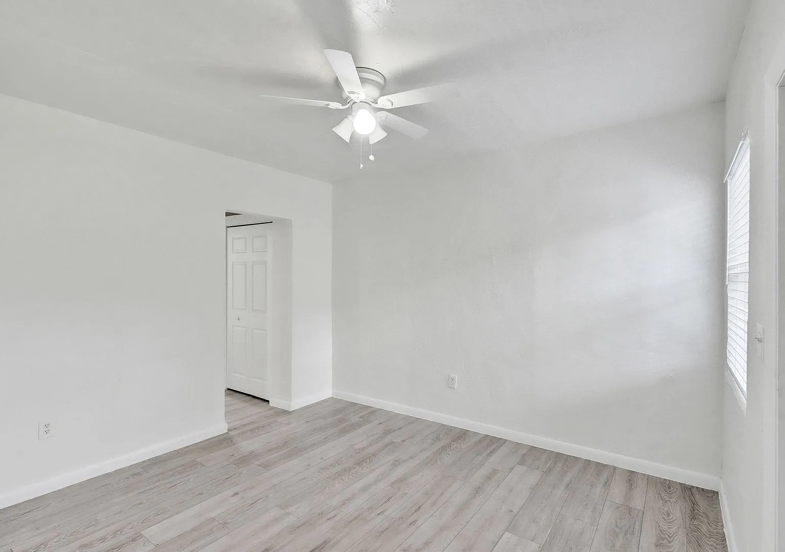 200 nw 13th st = property — Photo 3