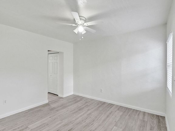 3rd image of 200 NW 13th St APT 5