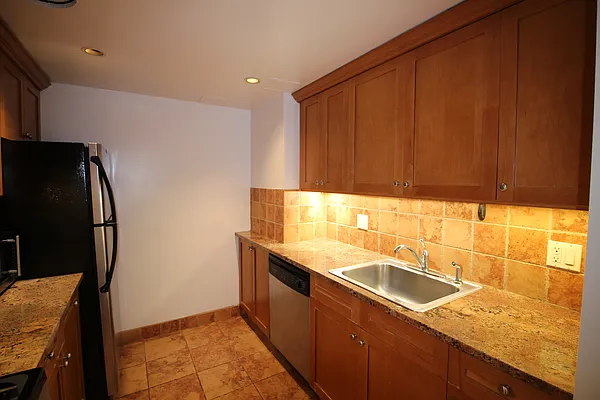 Rented by Brooklyn Real Inc | media 7