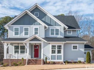 825 Rambling Oaks Ln, Holly Springs, NC 27540
