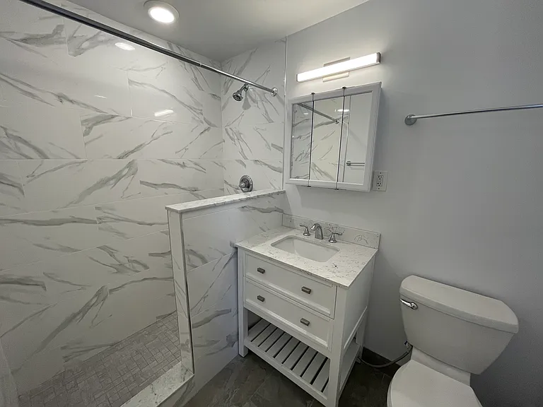 6010 Kennedy Blvd E #31 — Photo 9
