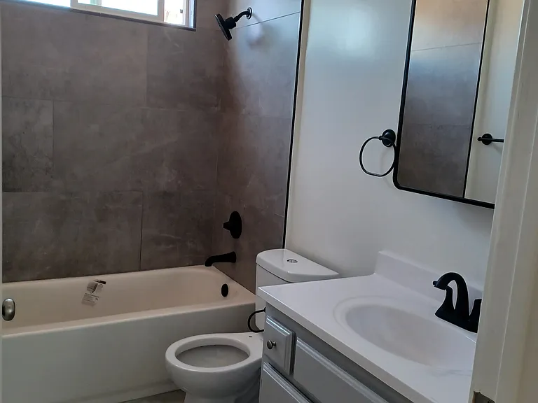 1311 N Broadway #205 — Photo 8