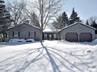 3403 W Fairway Dr, McHenry, IL 60050