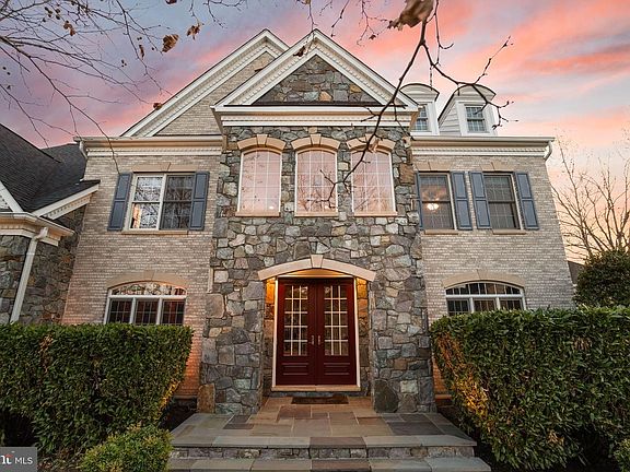 2nd image of 25729 Summerbank Ct