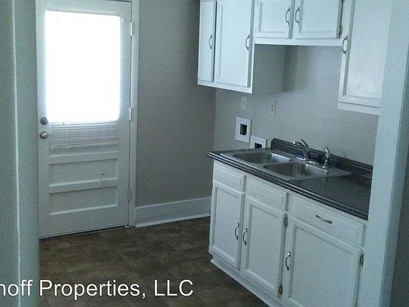 5th image of 2585 Oxford Ave