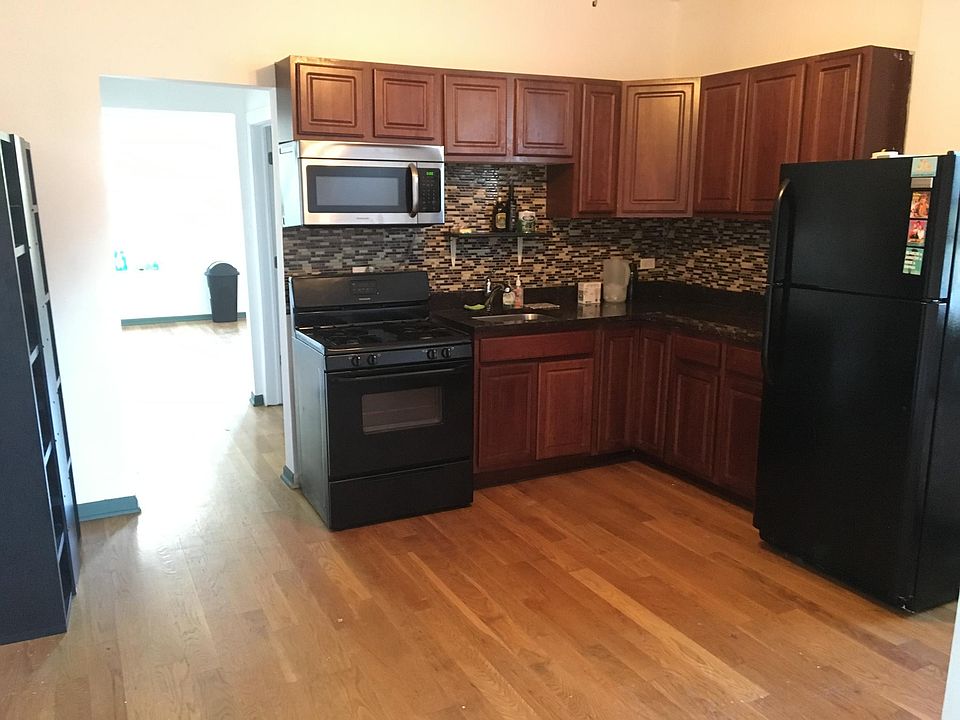 2nd image of 2055 N Lawndale Ave #1