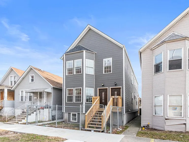 641 W 48th St #1 — Photo 1
