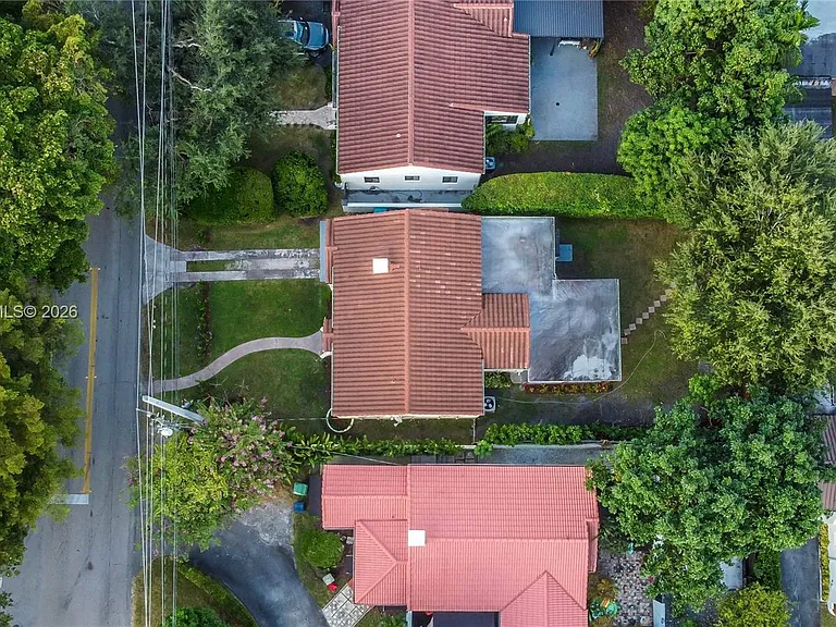 1015 Cortez St — Photo 43