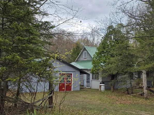 7470 Becker Rd, Manistee, MI 49660