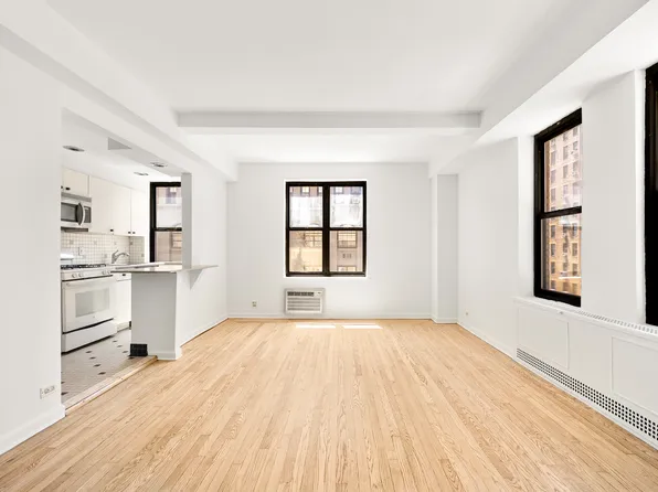 161 West 16th Street image 1 of 14