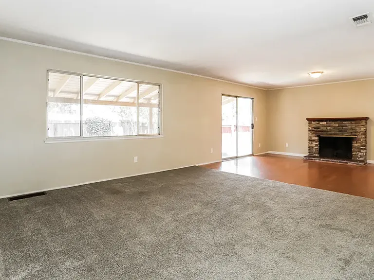 7470 Aptos Cir — Photo 11