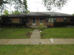 580 Lucille St, South Elgin, IL 60177