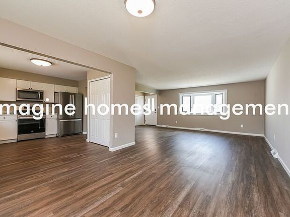 5th image of 15614 Creekwood Ln