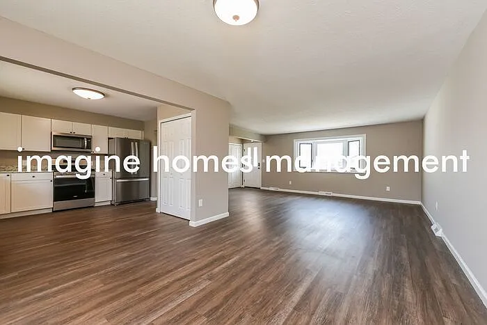 15614 Creekwood Ln — Photo 5