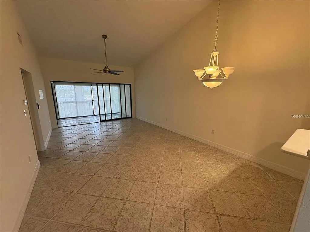 2 bed, 2.0 bath, 1050 sqft, $2,000 — Photo 3