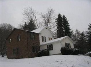 4348 Hollow Rd, New Castle, PA 16101