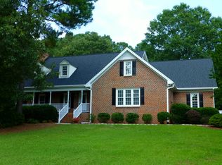 8101 Robincrest Ct, Fuquay Varina, NC 27526
