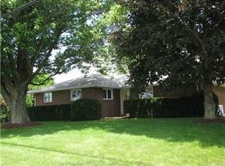 29 Munntown Rd, Eighty Four, PA 15330