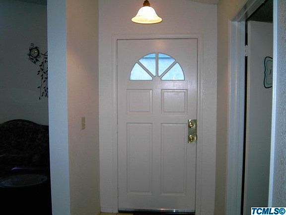 4th image of 1712 E Babcock Ave