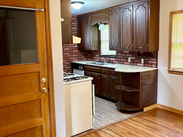 870 S Whittier Rd — Photo 9