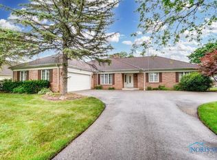 5234 Fairmeadow Dr, Sylvania, OH 43560