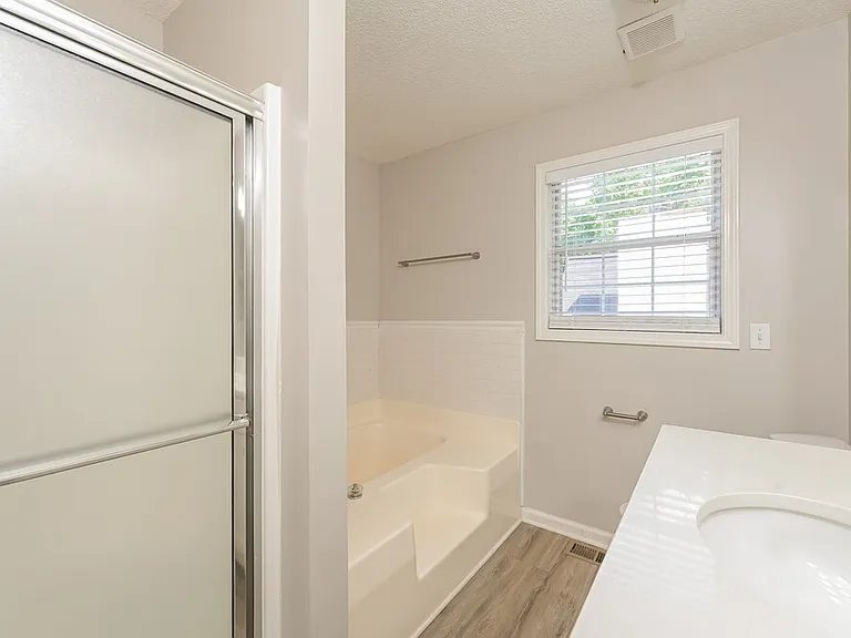 430 Ivy Crest Dr — Photo 12