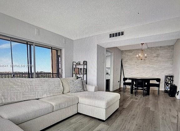 2nd image of 4174 Inverrary Dr APT 914