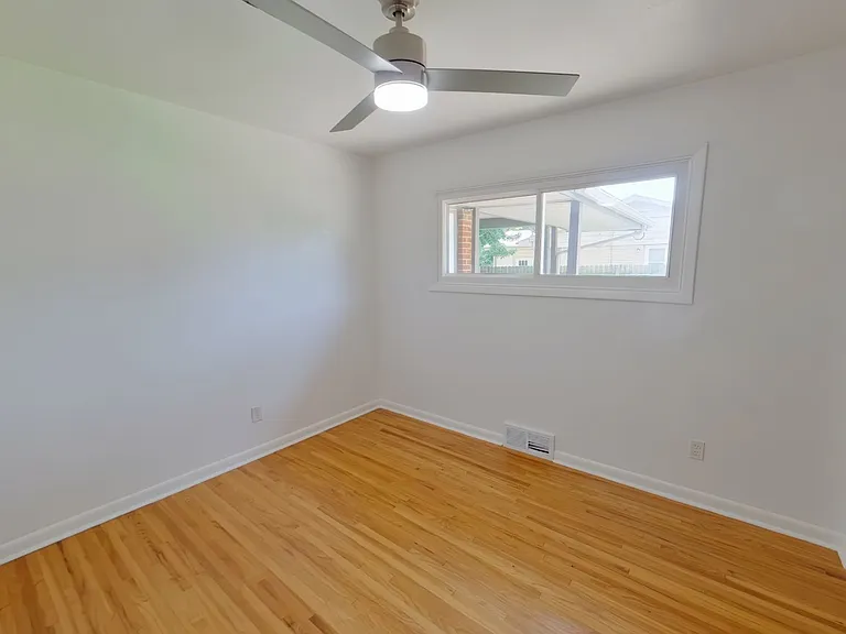 2520 N Perry Ave — Photo 9