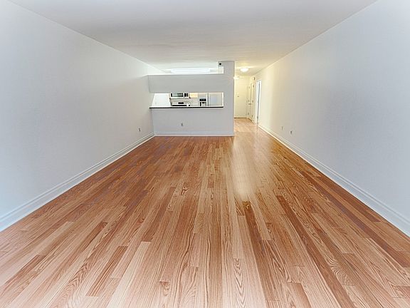 4th image of 1760 2nd Ave APT 4C