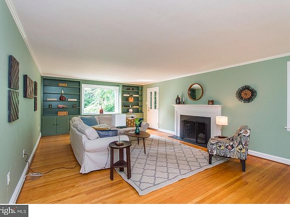 4th image of 747 W Allens Ln