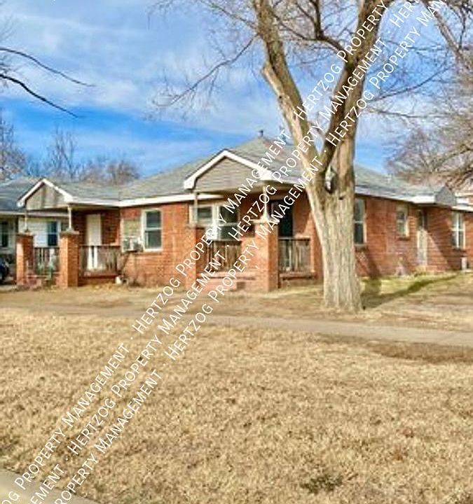 915 W Grand Ave, Ponca City, OK 74601 Zillow