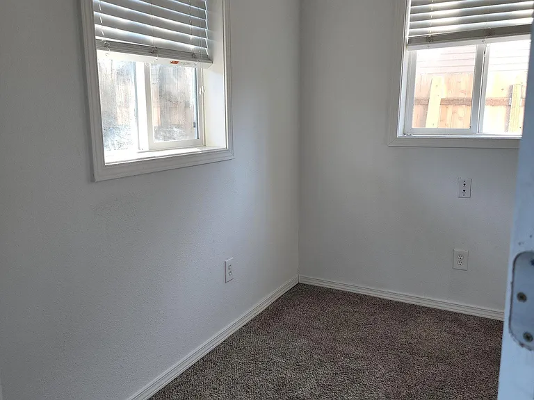 1377 W Chance Ct — Photo 8